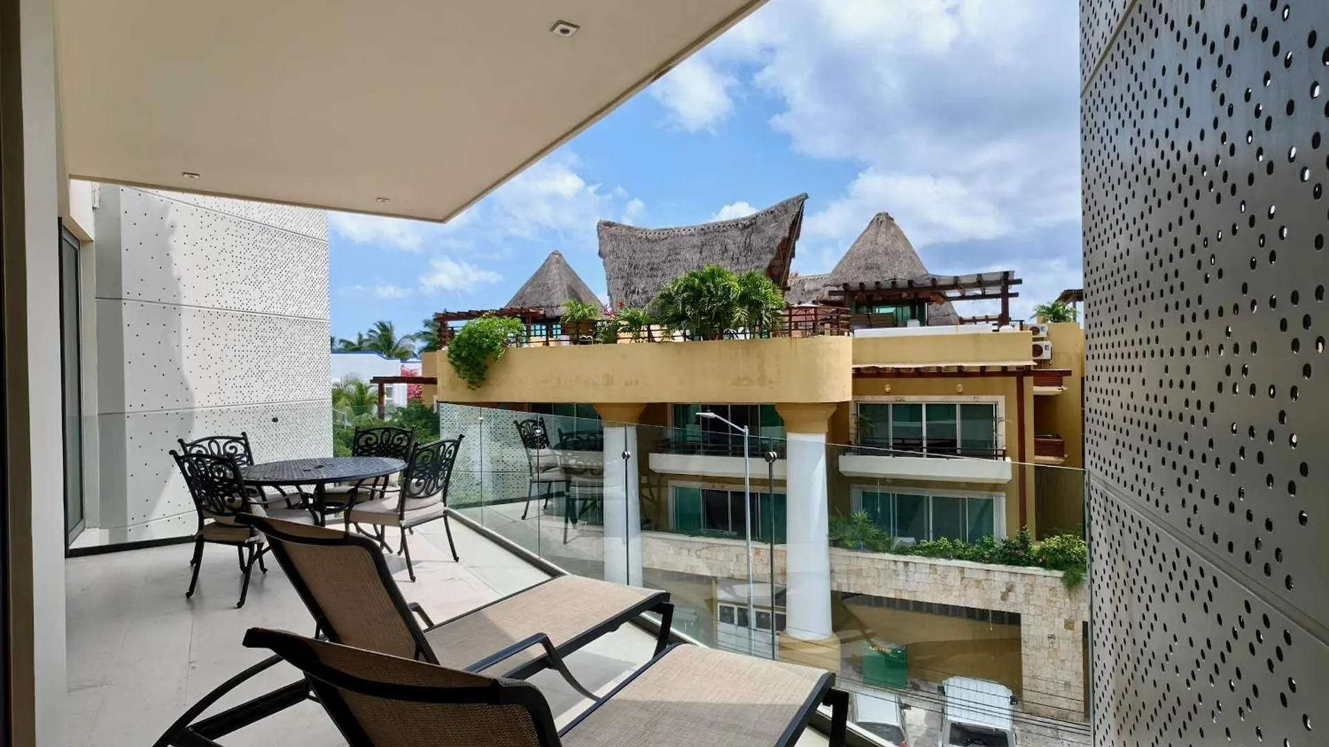 Miranda 315 By Booking Guys Playa del Carmen