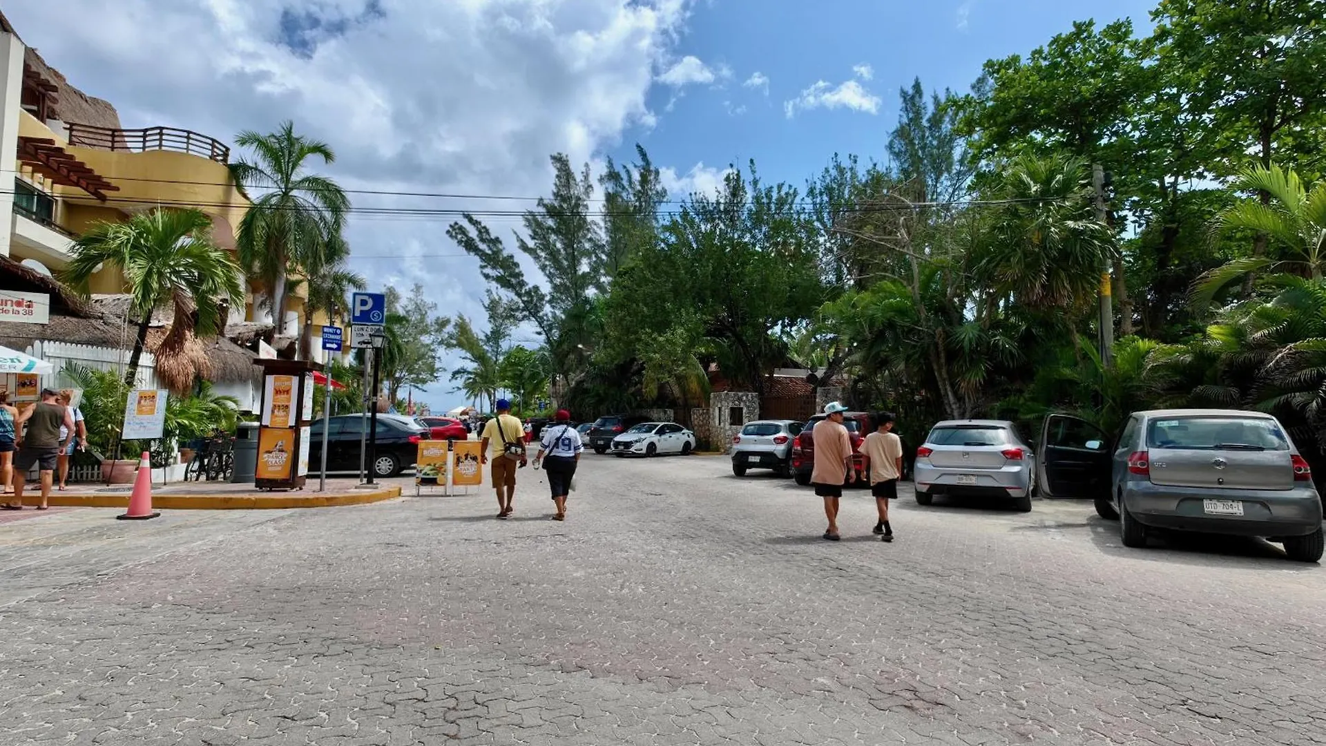 Miranda 315 By Booking Guys Playa del Carmen Mexico